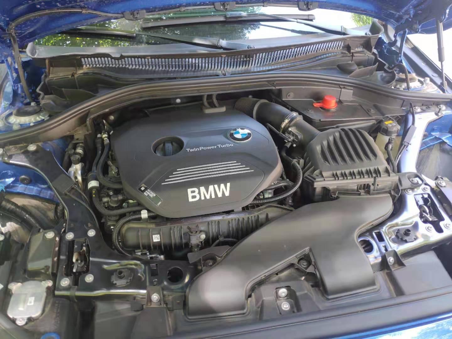 BMW 120i，优雅与性能的完美结合