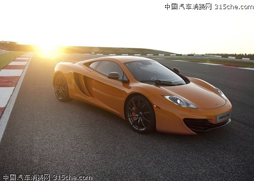 迈凯轮MP4-12C，速度与艺术的完美融合