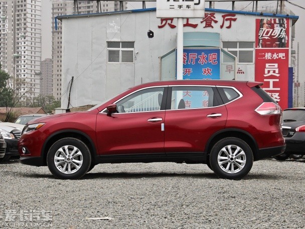 丰田RAV4与日产奇骏，两款SUV的对比解析