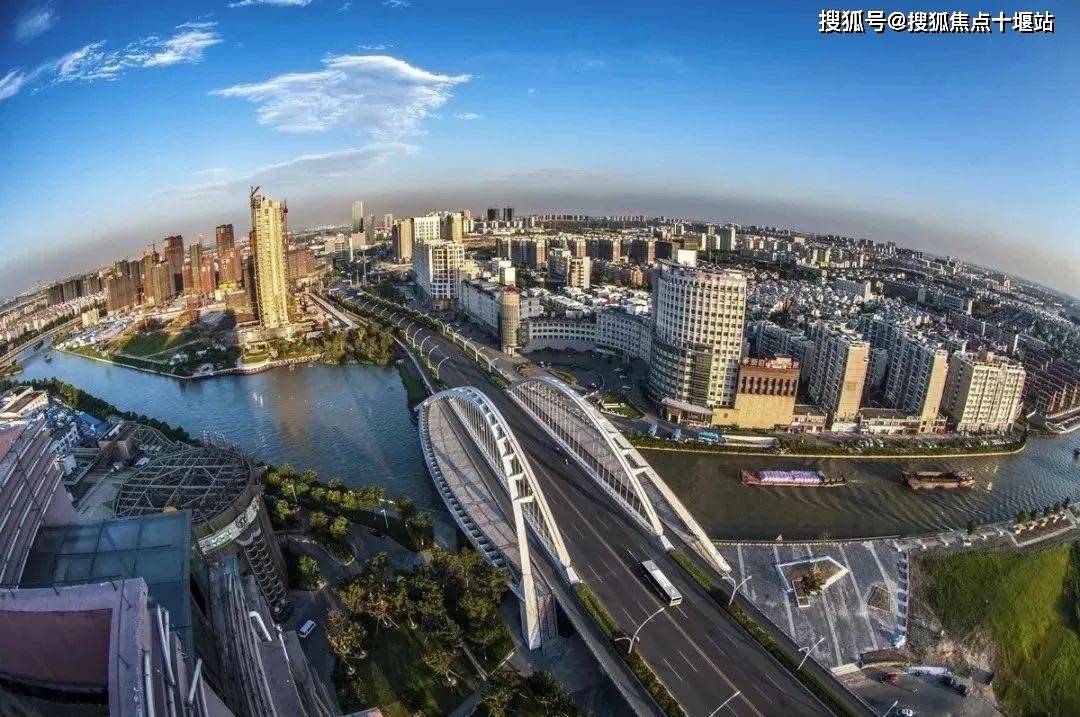 新奥门特免费资料大全凯旋门|精选资料解析大全