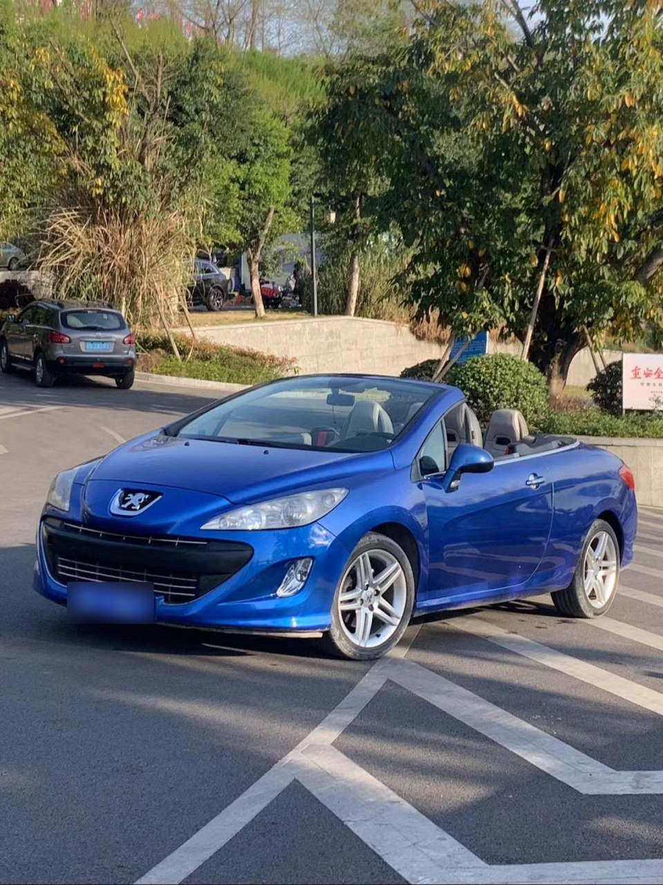 标致308cc敞篷跑车